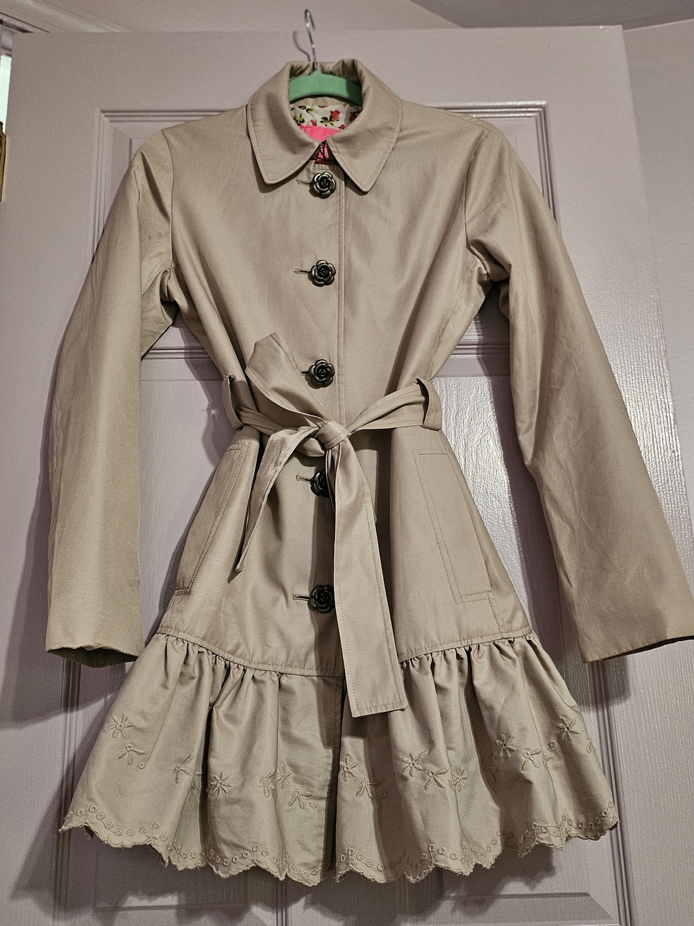 Betsey Johnson Y2k Beige Ruffle-Hem Trench Coat with Waist Tie